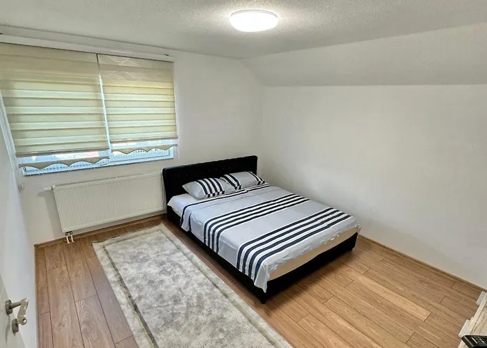 Gostinjska kuća Ejna 3 3*